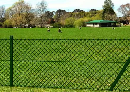 The beauty of traditional Chinese handicrafts: chain link fence